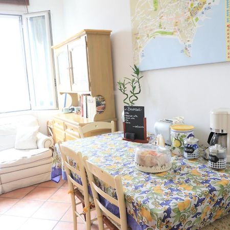 Bernadette Bed & Breakfast Napoli Eksteriør bilde